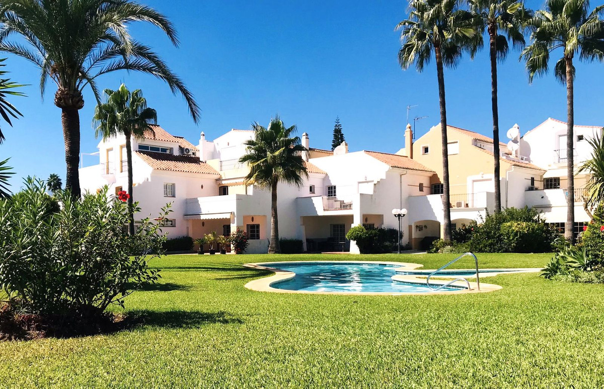 Townhouse for sale in Atalaya R4647214