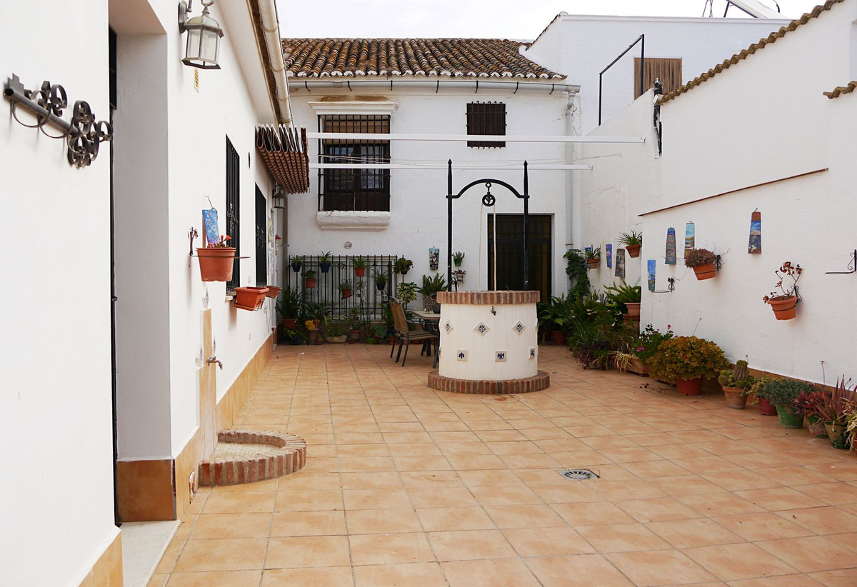 Campillos, Costa del Sol, Málaga, Spain - Villa - Detached