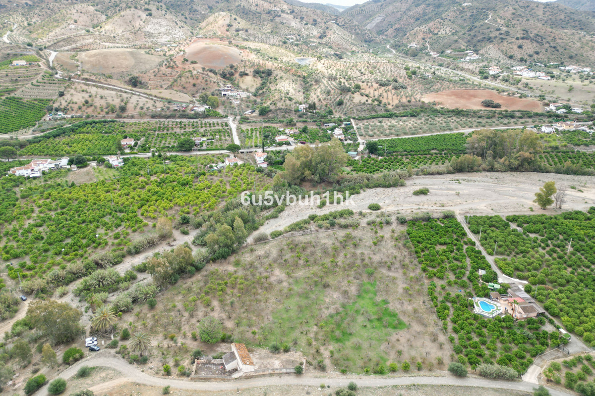						Plot  Land
													for sale 
																			 in Alora
					