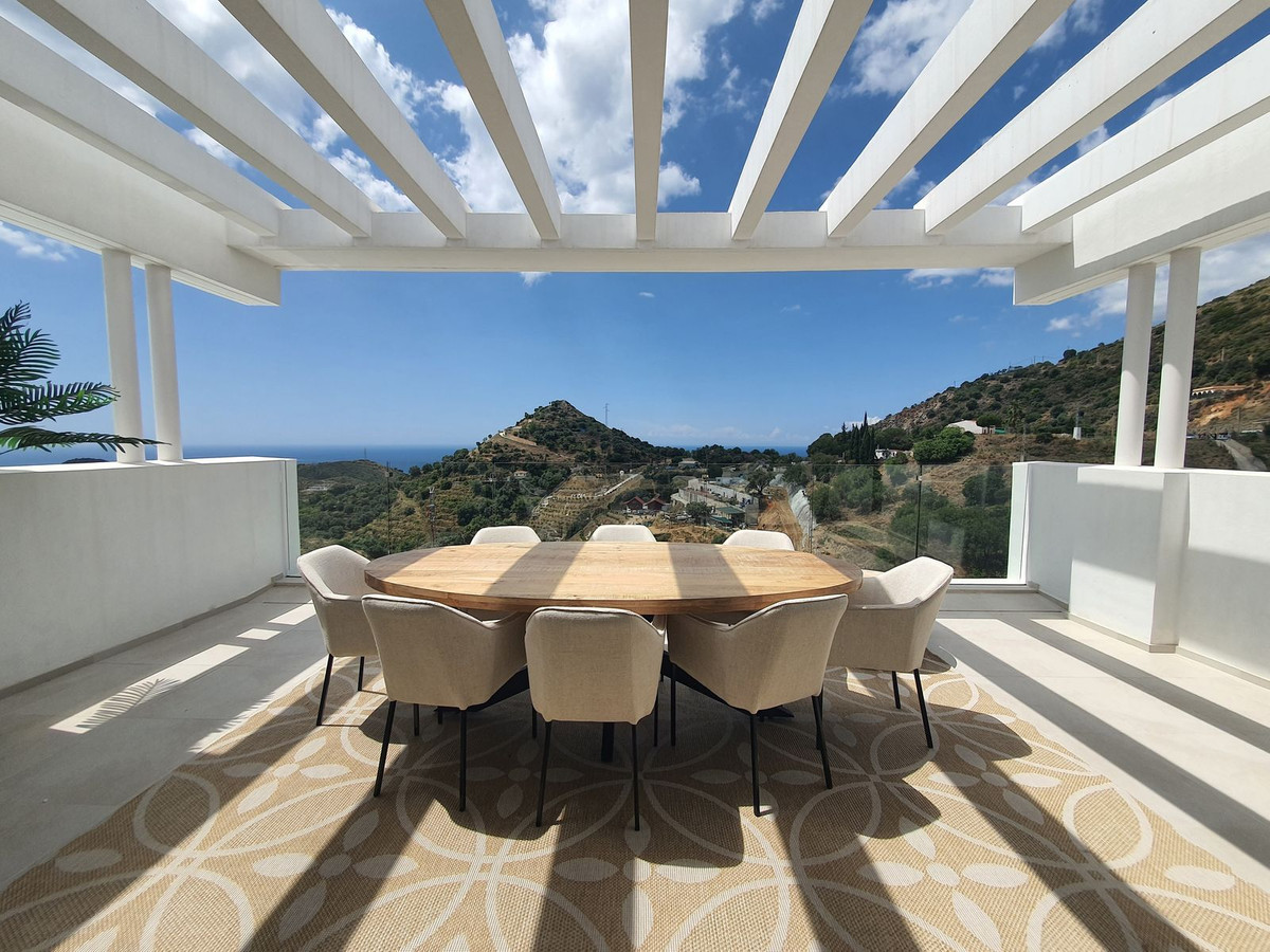 Penthouse for sale in Ojén, Costa del Sol