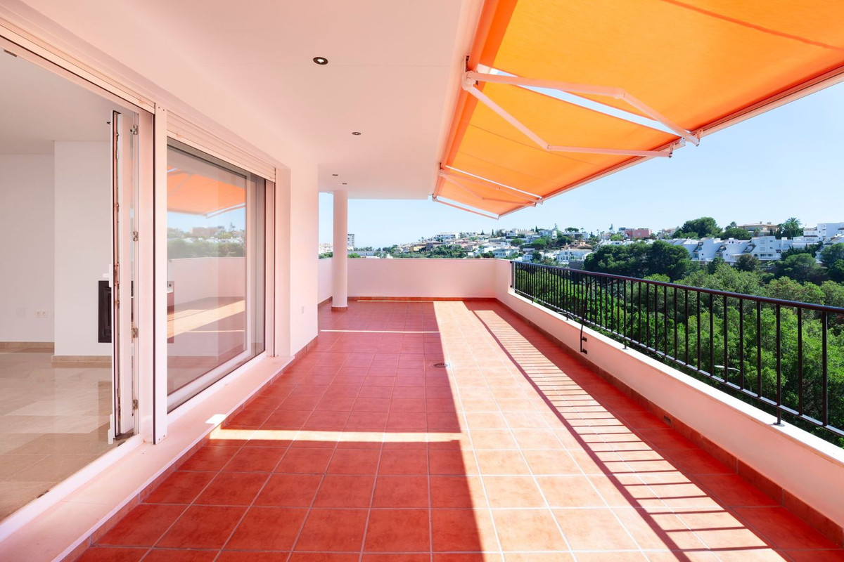 Apartment Penthouse in Torrequebrada, Costa del Sol
