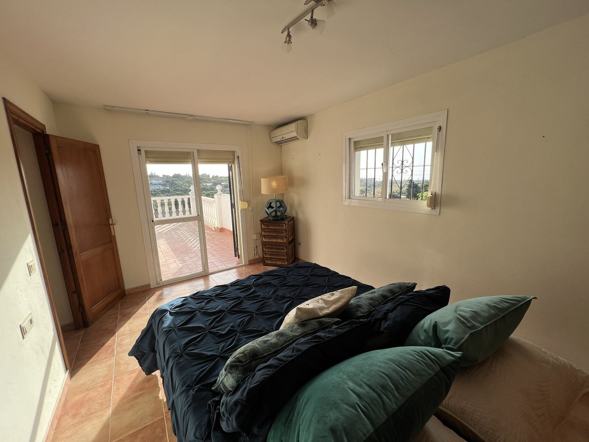 4 bedroom Villa For Sale in Estepona, Málaga - thumb 24