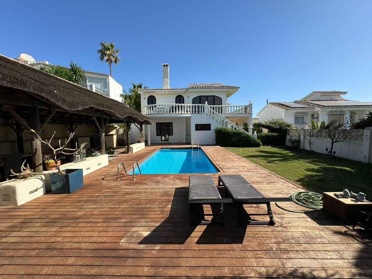 Villa - Chalet en venta en El Faro R4694104
