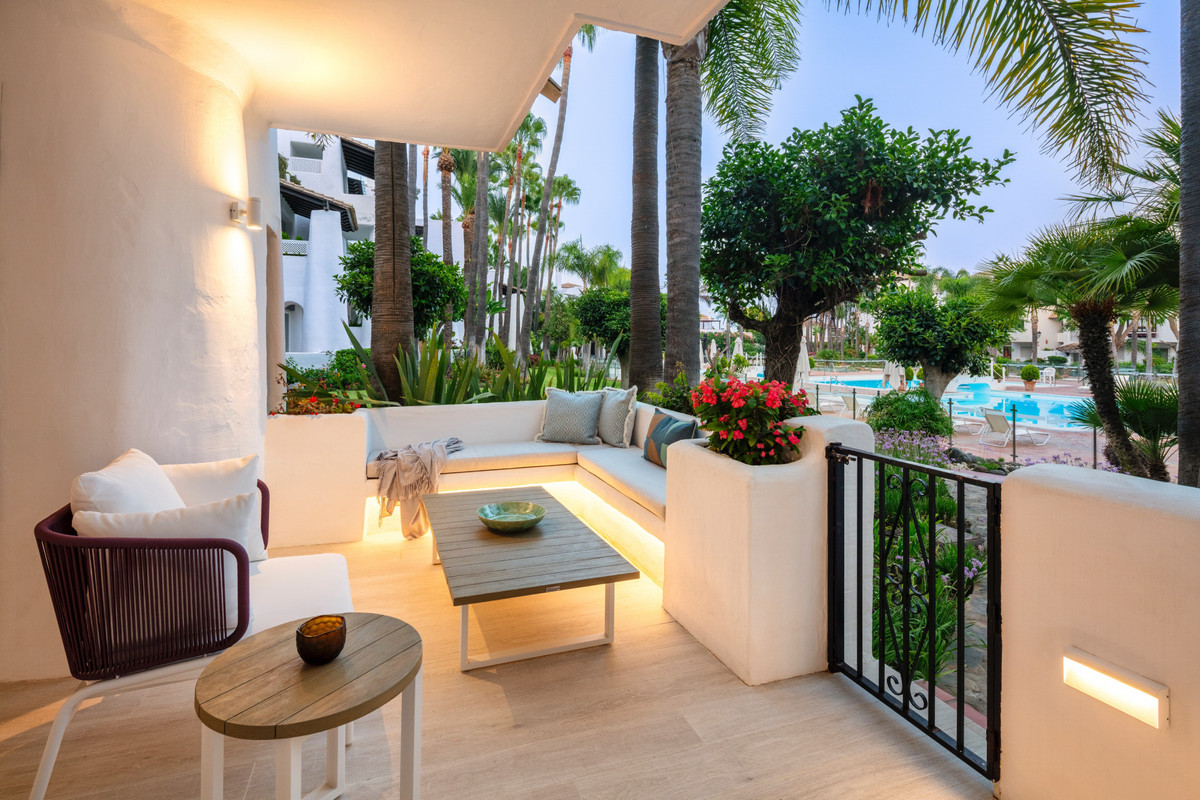 Ground Floor Apartment for sale in The Golden Mile, Costa del Sol