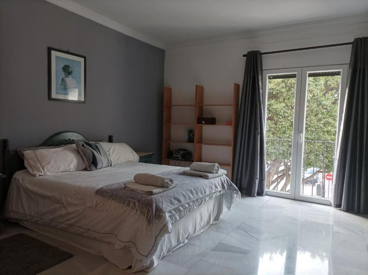 Spectacular 2 bedroom, 2 bathroom flat for sale in the heart of Puerto Banús.