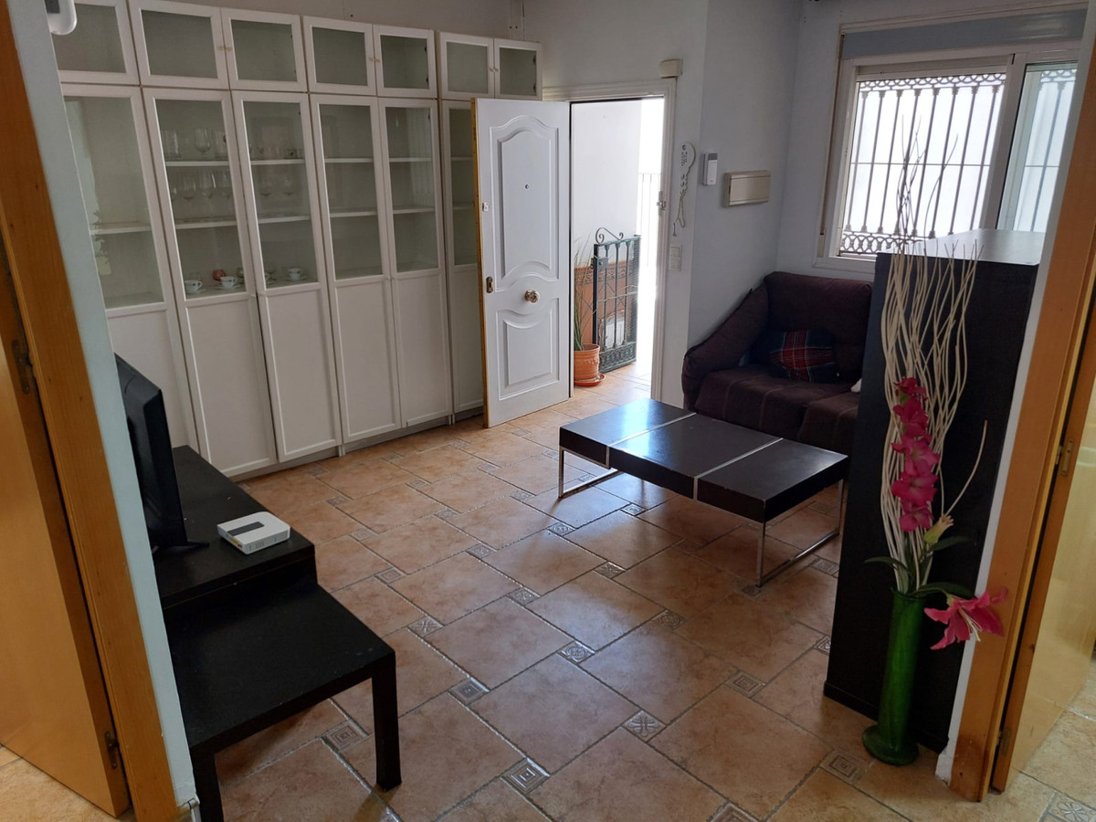 Apartamento con 2 Dormitorios en Venta La Carihuela