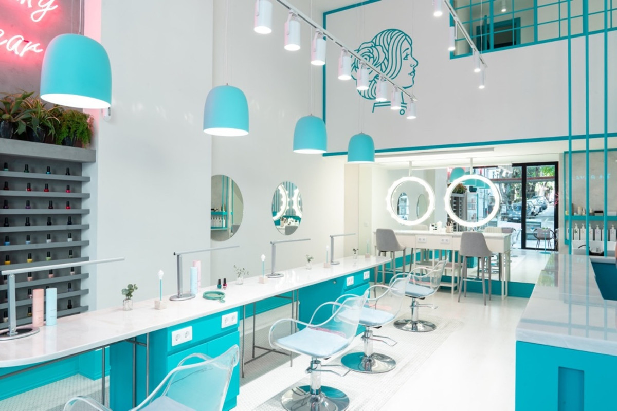 Beauty Bar in the centre of Marbella for sale.
It is a beauty salon designed in a new beauty concept, Spain