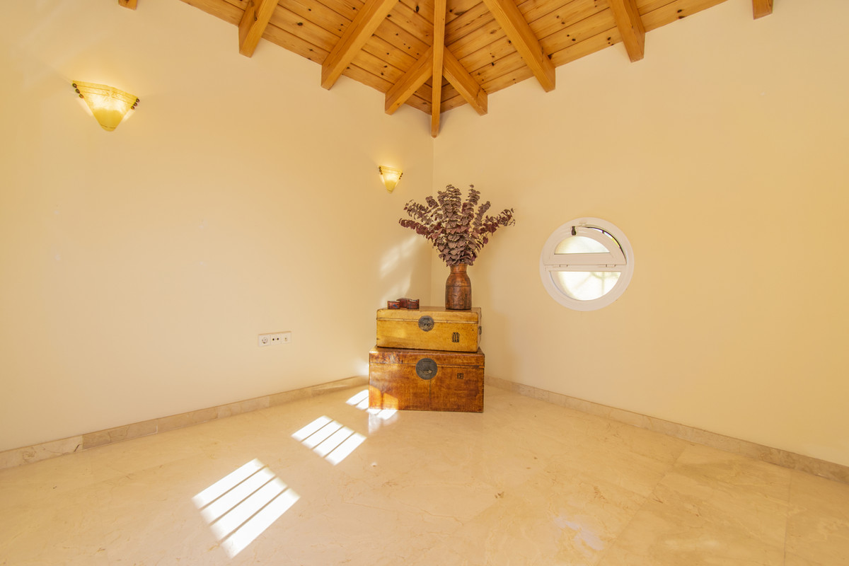 Detached Villa for sale in Marbella, Costa del Sol