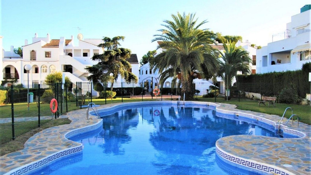 LOVELY PROPERTY IN EL PARAISO
The property is distributed in a living-dining room with access to the, Spain