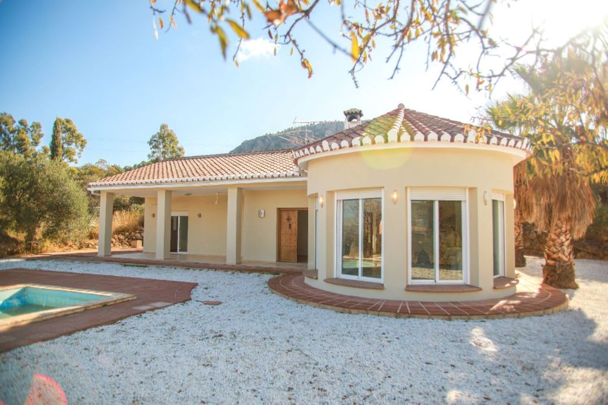 						Villa  Detached
													for sale 
																			 in Alora
					