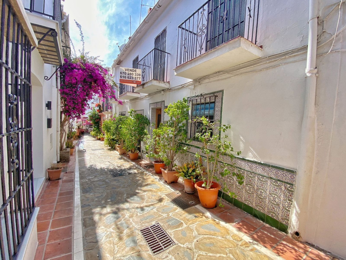 						Commercial  Hotel
													for sale 
																			 in Marbella
					