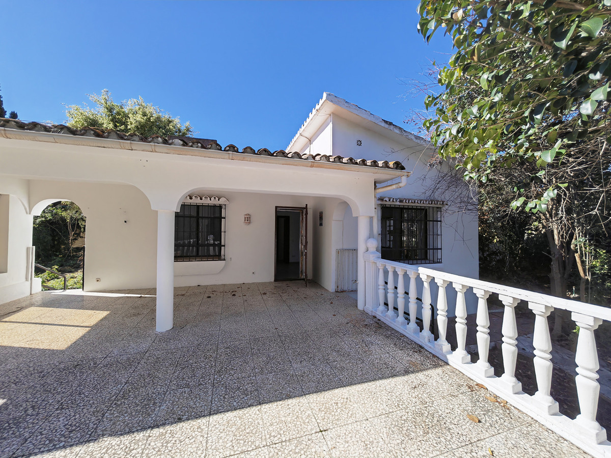 Villa Detached for sale in Guadalmina Alta, Costa del Sol