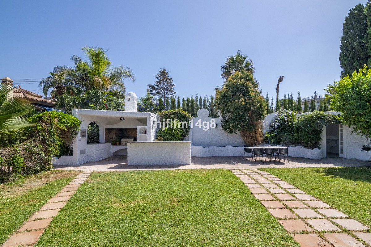 Villa te koop in San Pedro de Alcántara R4646440