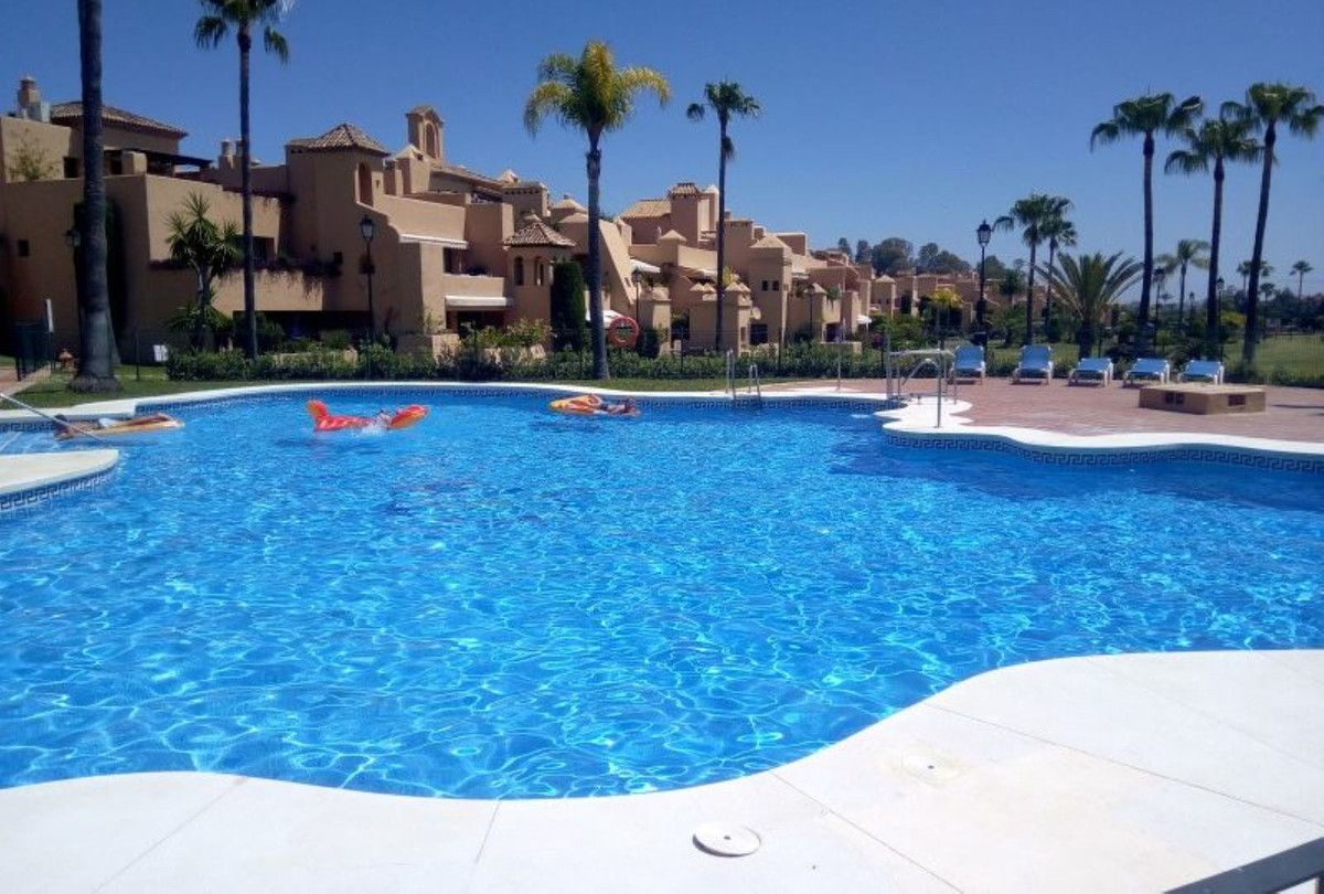 Penthouse for sale in Atalaya, Estepona