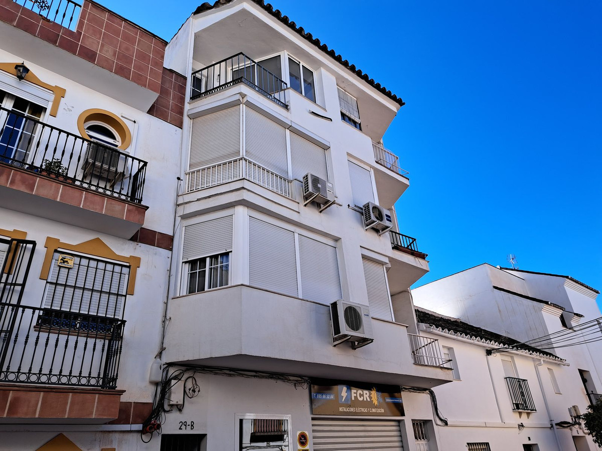Appartement te koop in Coín R4254550