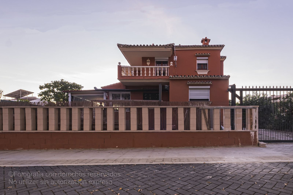 Villa con 4 Dormitorios en Venta San Pedro de Alcántara