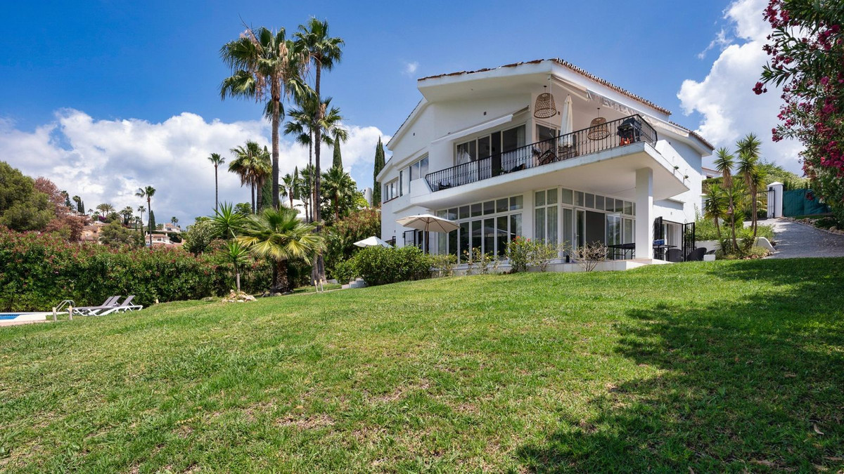 Detached Villa for sale in Nueva Andalucía R4364734