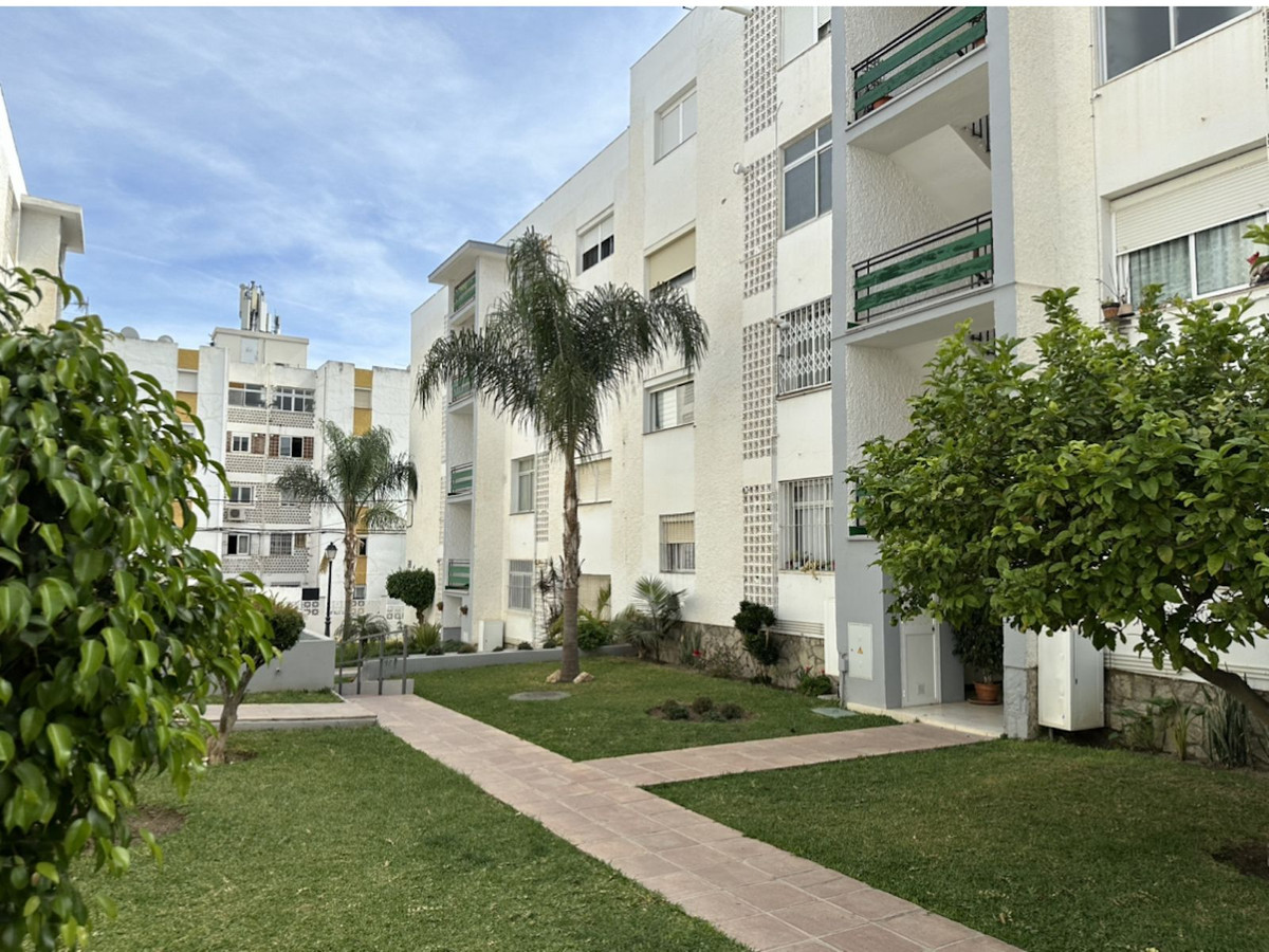  Apartamento, Planta Baja  en venta    en San Pedro de Alcántara