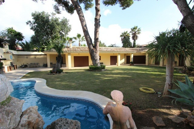  Villa, Individuelle  en vente   et en location    à Nagüeles