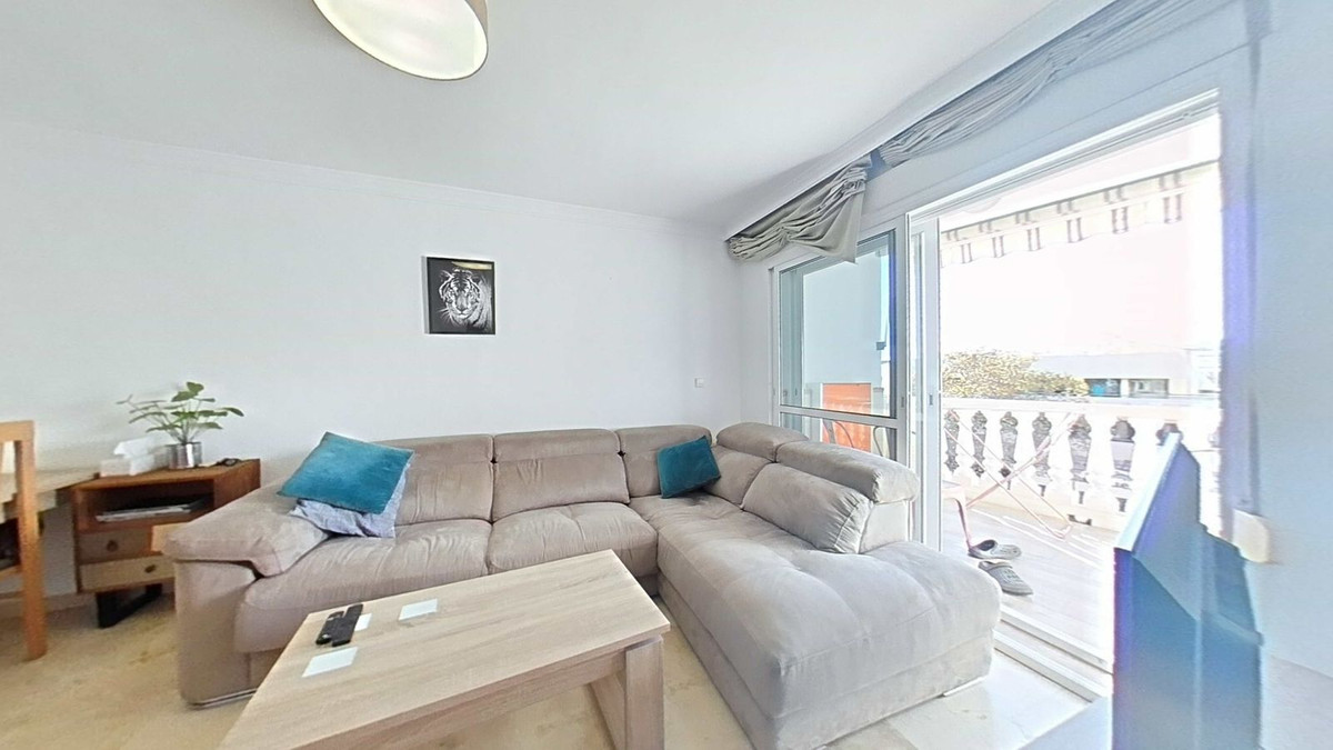  Appartement, Mi-étage  en vente    à Marbella