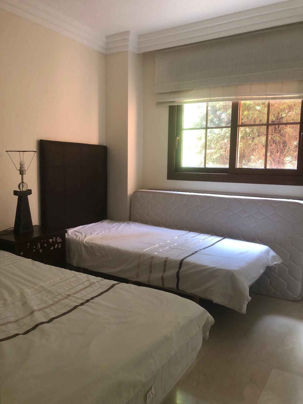Apartamento con 2 Dormitorios en Venta Benahavís