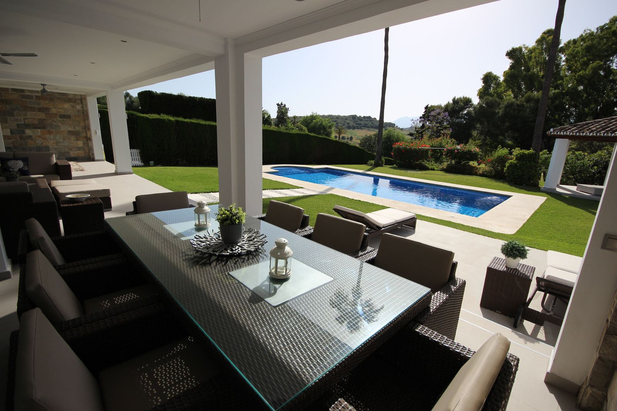 Detached Villa for sale in El Paraiso R4458634