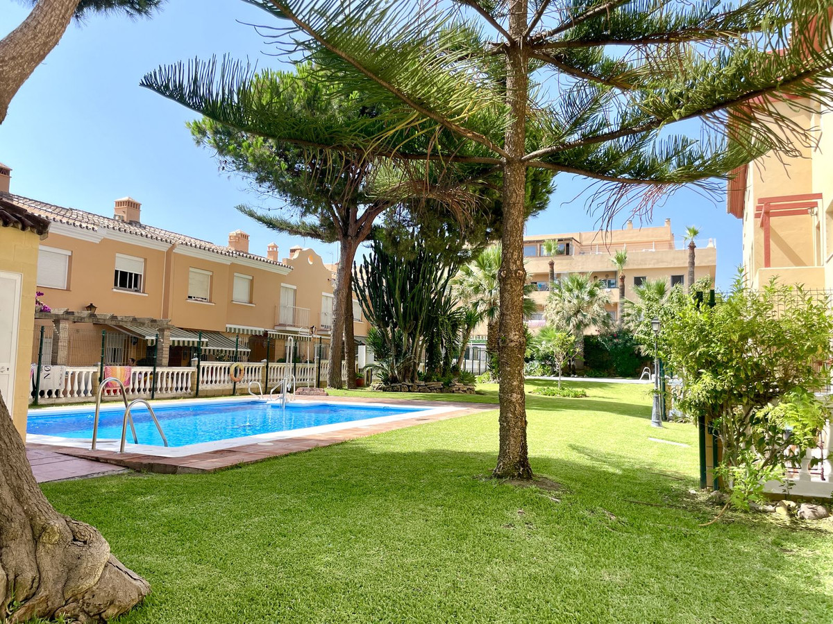 						Apartment  Duplex
													for sale 
																			 in San Luis de Sabinillas
					