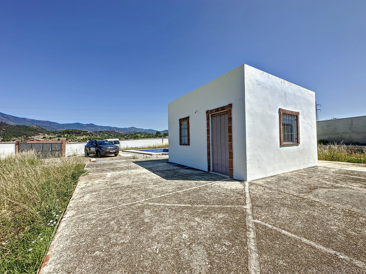 						Commercial  Farm
													for sale 
																			 in Estepona
					