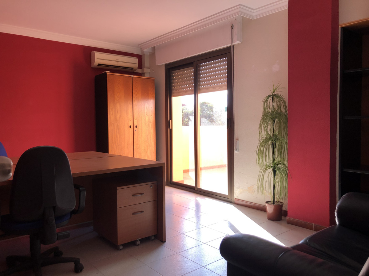 Office for sale in Sabinillas, Manilva