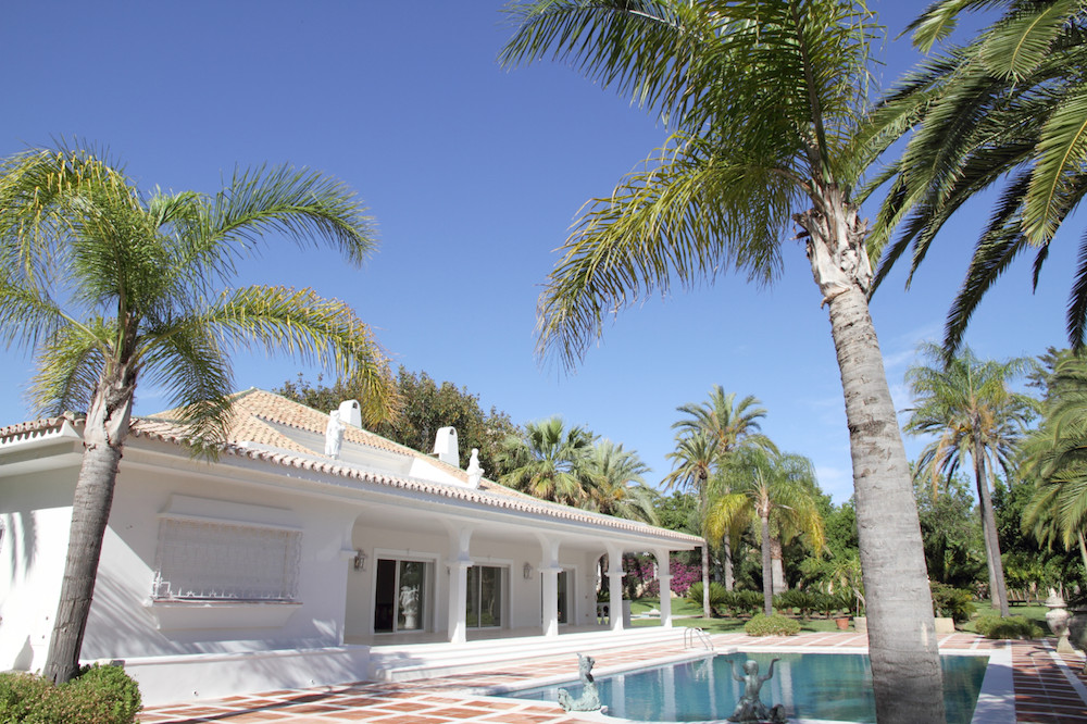						Villa  Individuelle
																					en location
																			 à Nueva Andalucía
					