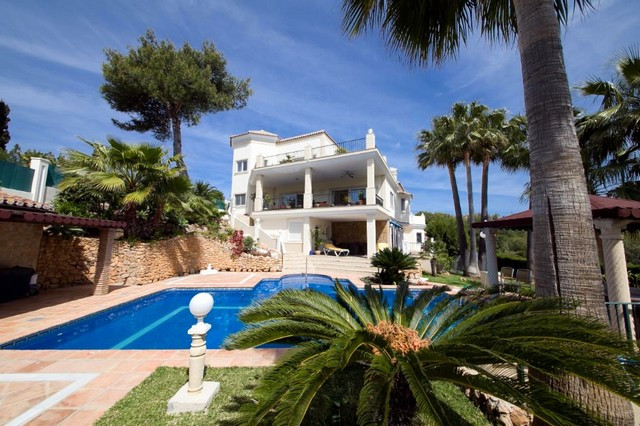 5 bedroom Villa For Sale in Hacienda Las Chapas, Málaga - thumb 6