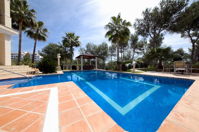 5 bedroom Villa For Sale in Hacienda Las Chapas, Málaga - thumb 7