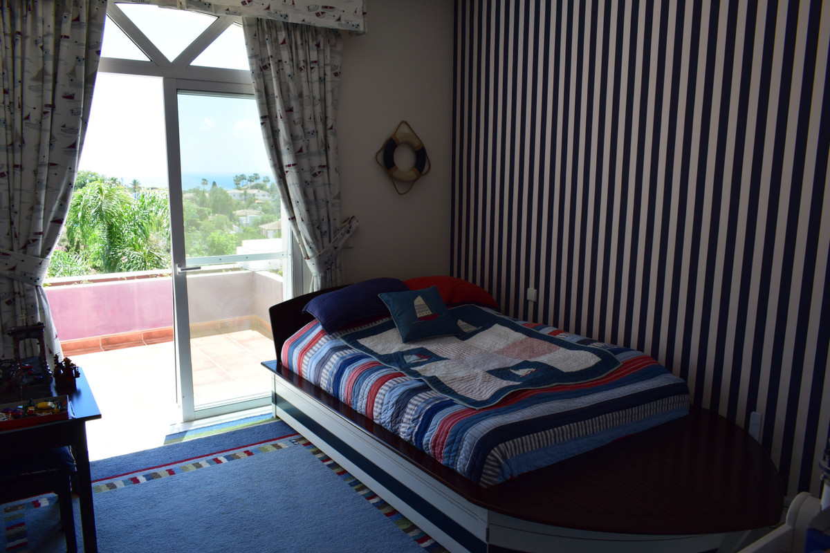 4 bedroom Villa For Sale in Marbella, Málaga - thumb 24