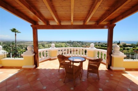 Detached Villa for sale in El Paraiso R2545400