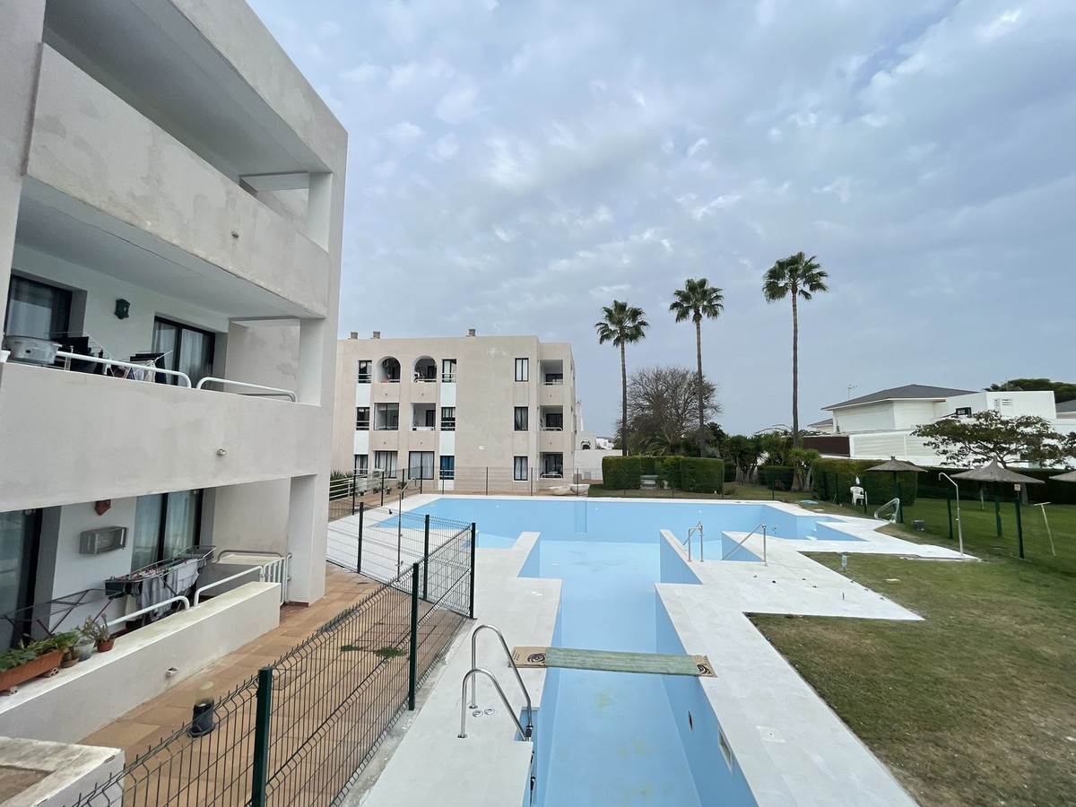 Top Floor Apartment, Sotogrande, Costa del Sol.
1 Bedroom, 1 Bathroom, Built 75 m², Terrace 4 m².

S, Spain