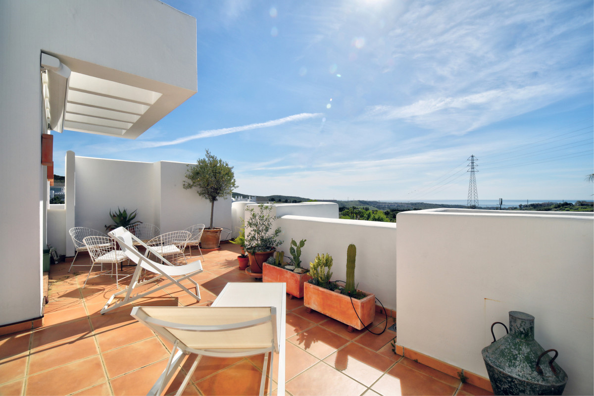 Penthouse, Casares, Costa del Sol.
2 Bedrooms, 2 Bathrooms, Built 88 m², Terrace 80 m².

Setting : C, Spain