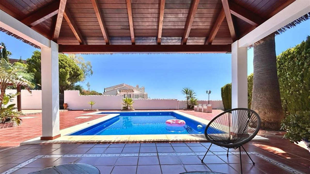 5 bedroom Villa For Sale in La Capellania, Málaga - thumb 12