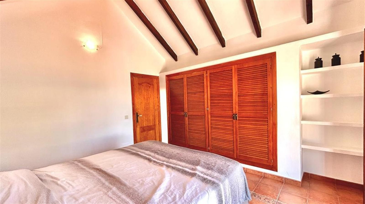 5 bedroom Villa For Sale in La Capellania, Málaga - thumb 37