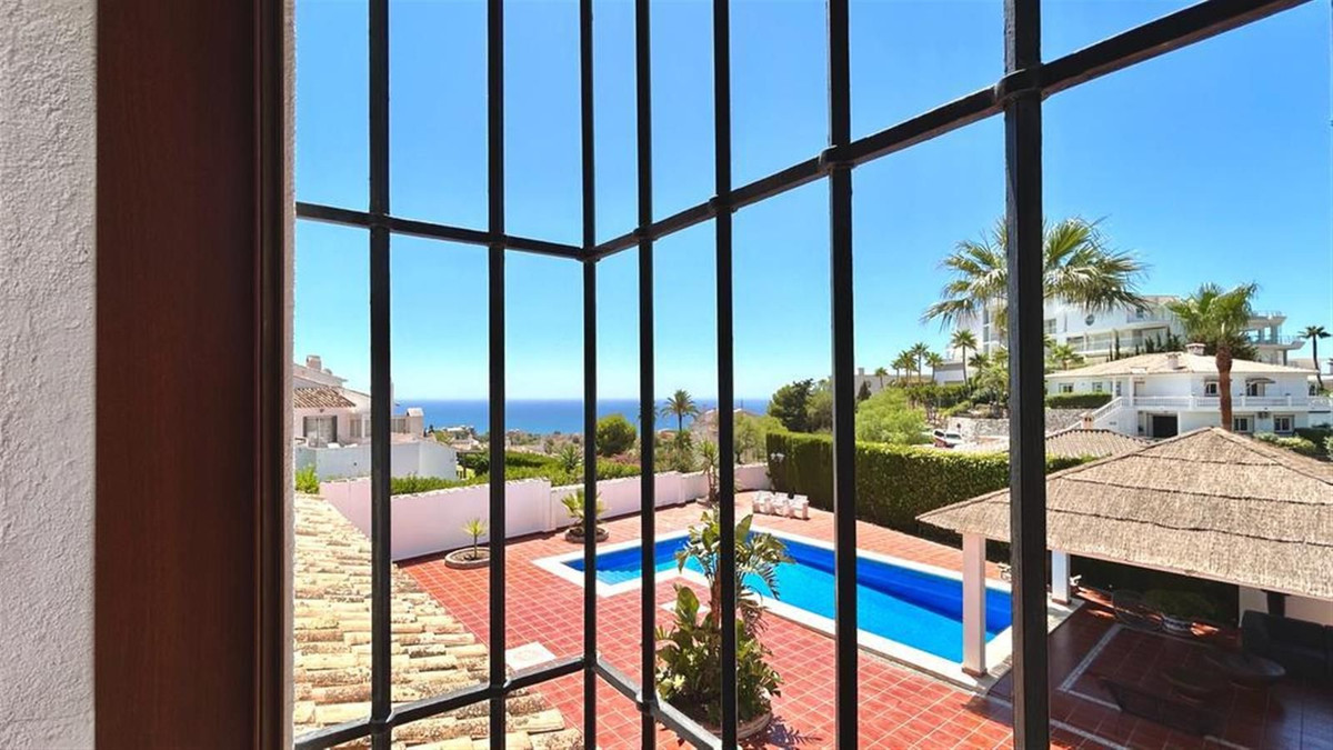 5 bedroom Villa For Sale in La Capellania, Málaga - thumb 40