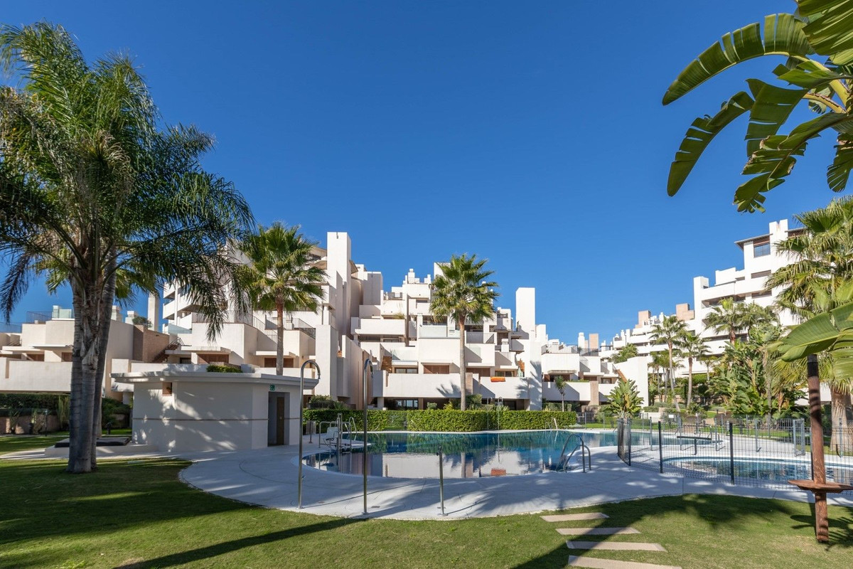 EXCELLENT PROPERTY IN A FRONT LINE BEACH COMPLEX
This apartment was built and equipped with top qual, Spain