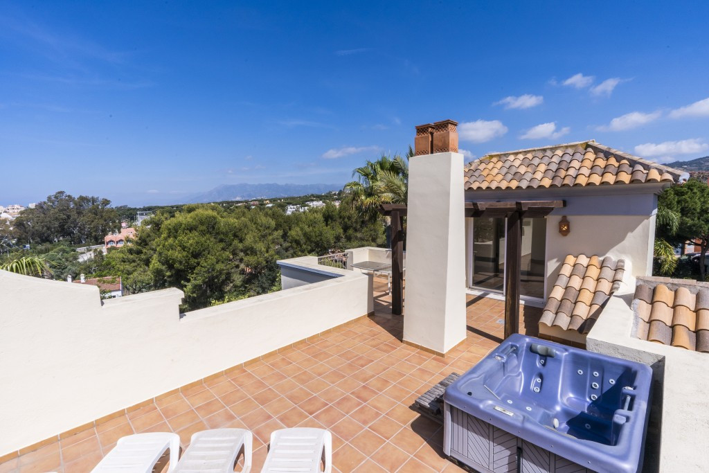 2 bedroom Apartment For Sale in Cabopino, Málaga - thumb 2