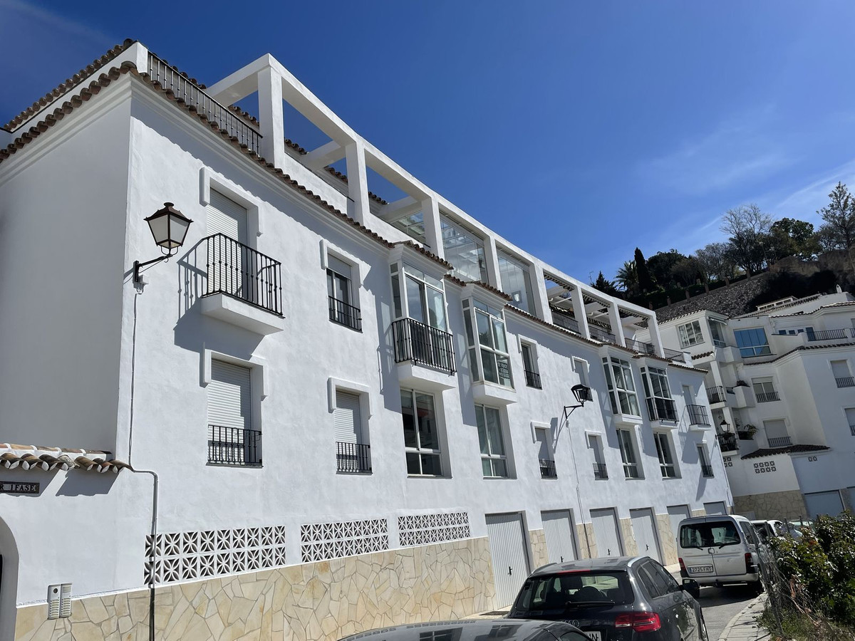 2 bed Apartment for sale in Mijas