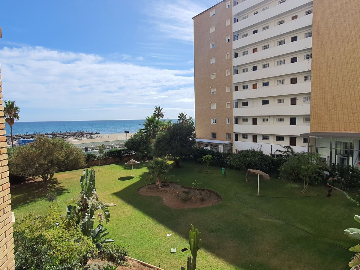1 Bedroom Middle Floor Apartment For Sale Los Boliches, Costa del Sol - HP4447453