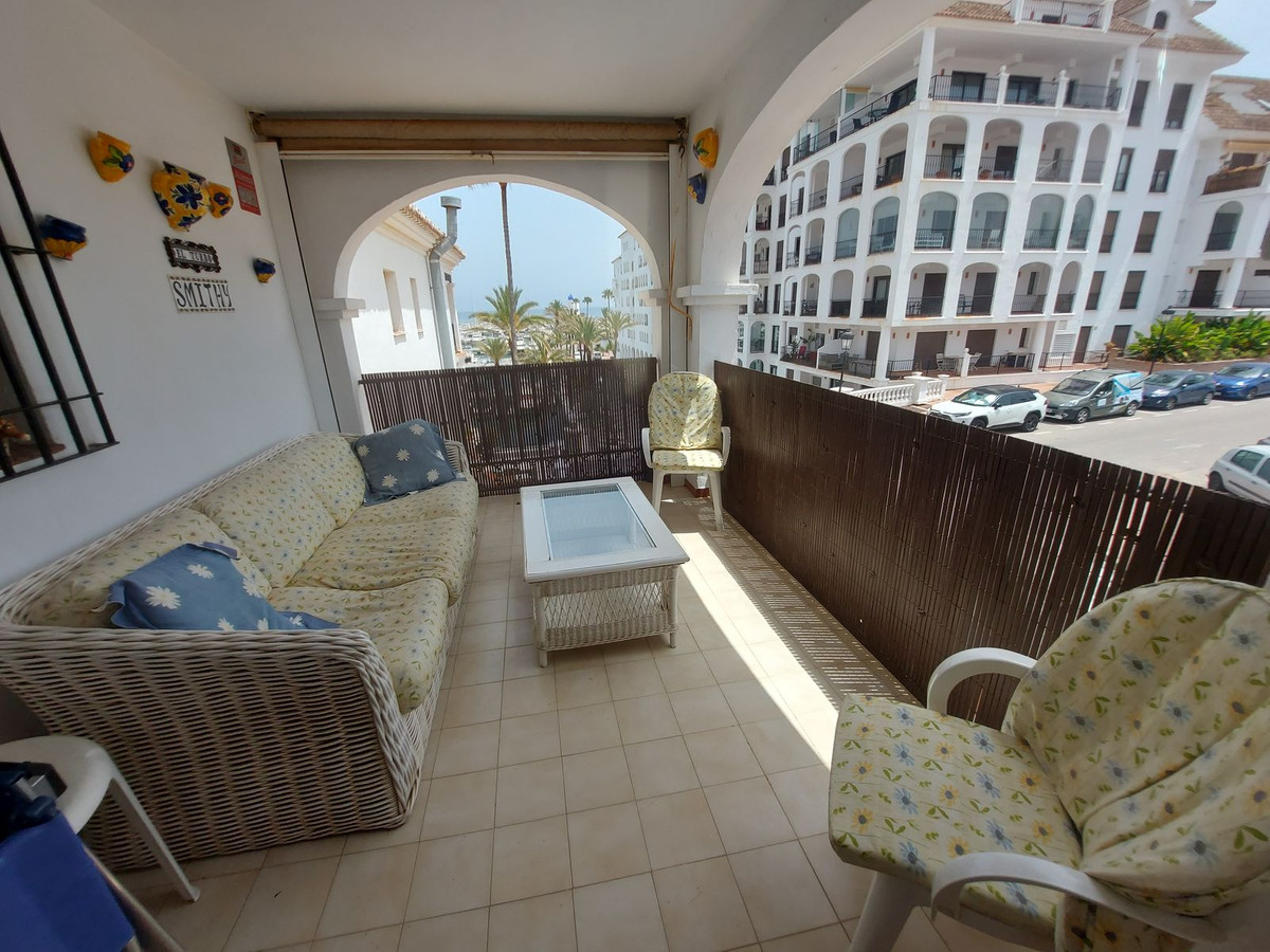 2 Bedroom Middle Floor Apartment For Sale La Duquesa, Costa del Sol - HP4368214
