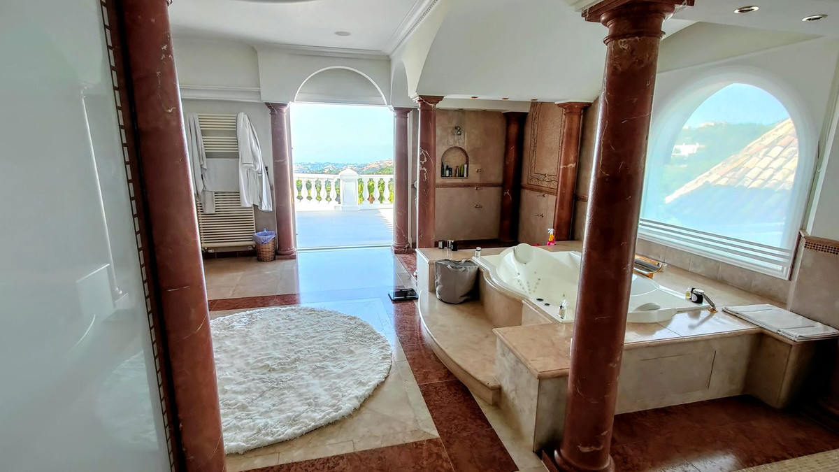 7 bed Property For Sale in Benahavis, Costa del Sol - thumb 10