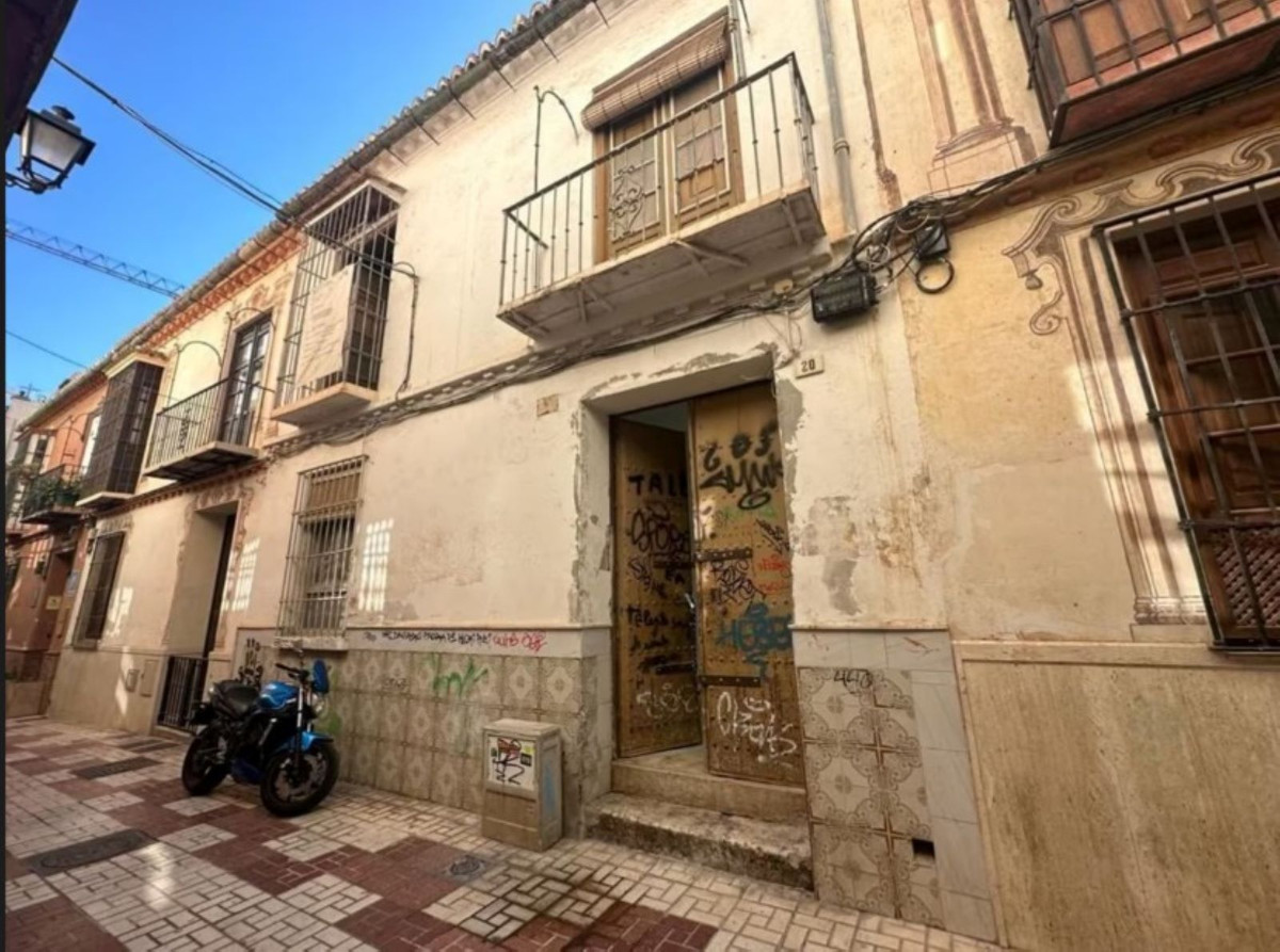 						Townhouse  Terraced
													for sale 
																			 in Malaga Centro
					