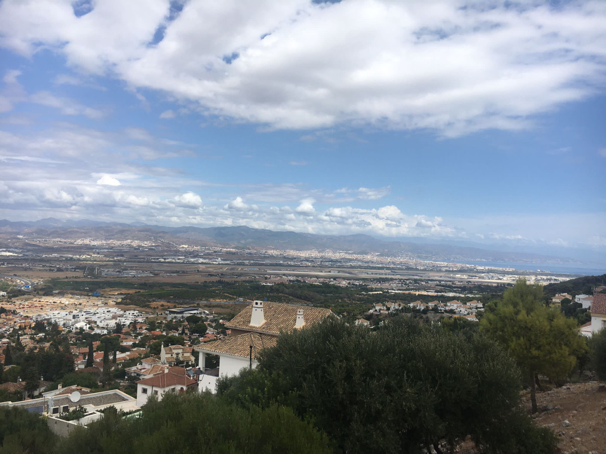 Alhaurín de la Torre, Costa del Sol, Málaga, Espanja - Juoni - Asuin