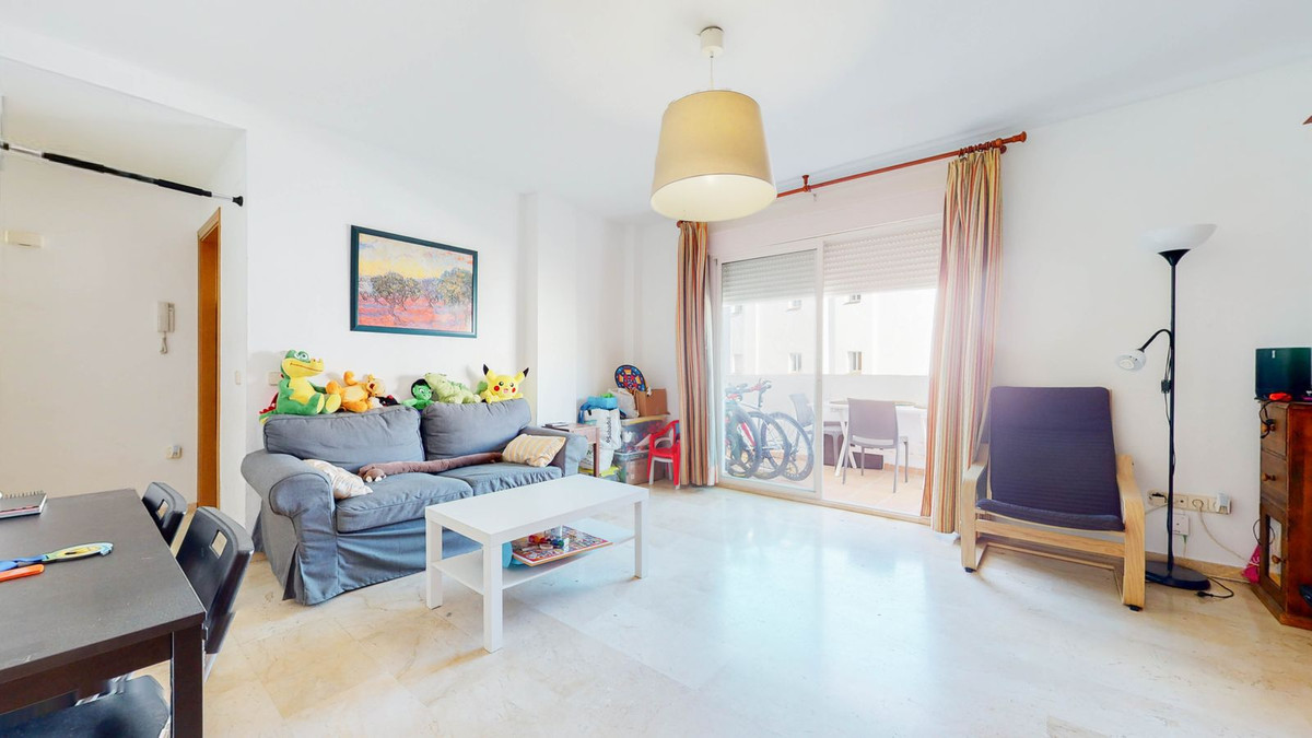 Middle Floor Apartment, Benahavis, Costa del Sol.
2 Bedrooms, 2 Bathrooms, Built 69 m², Terrace 9 m², Spain