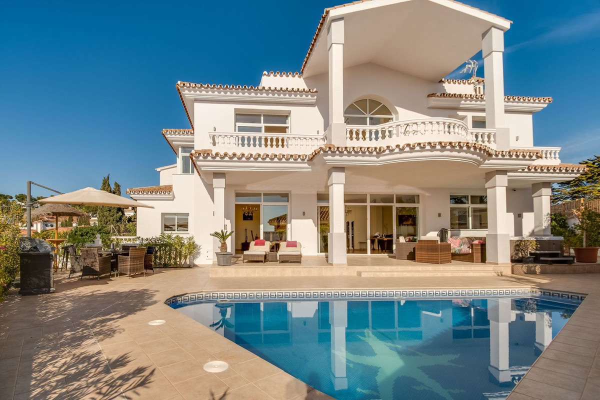 Villa Till salu i Riviera del Sol R4313326
