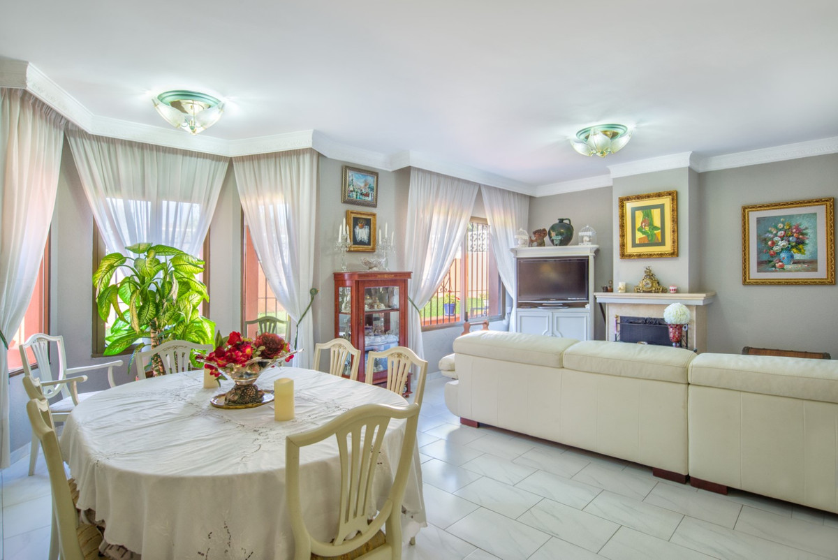 6 Bedroom Detached Villa For Sale Marbesa, Costa del Sol - HP4707439